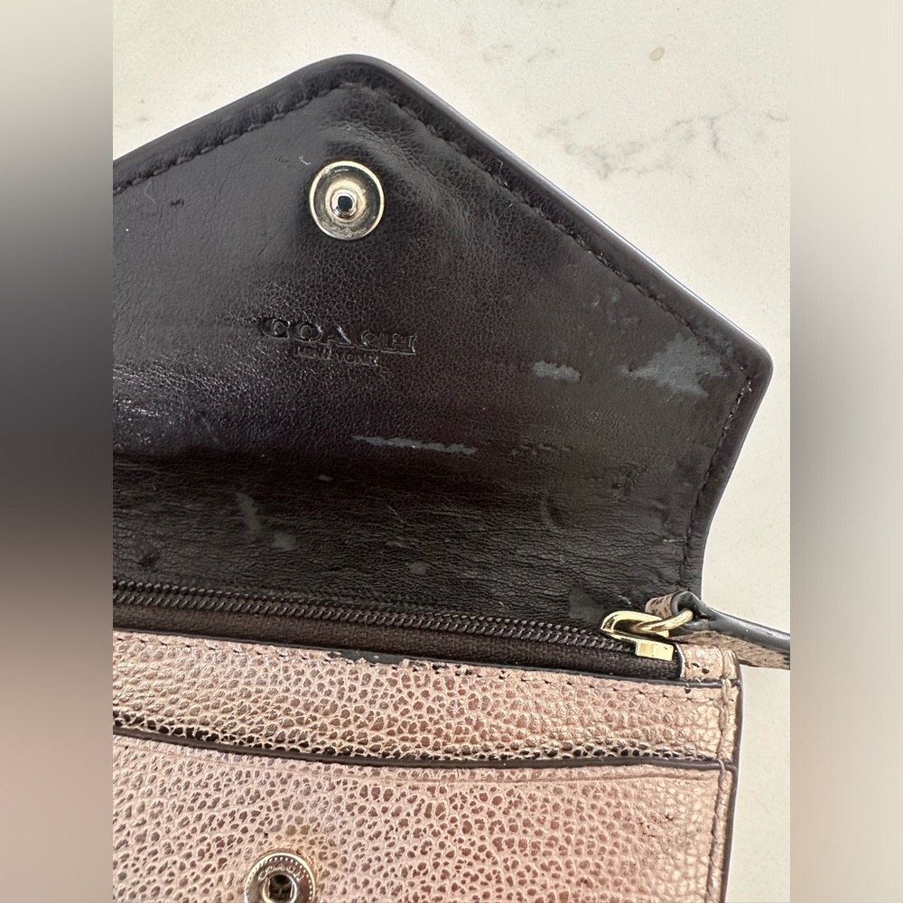 Coach key chain coin and card wallet - Picture 2 of 9